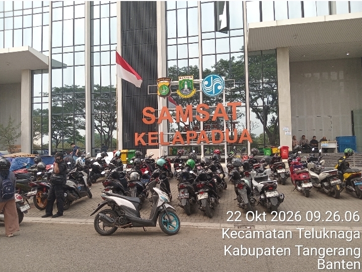 SAMSAT Kelapa Dua Layani Warga